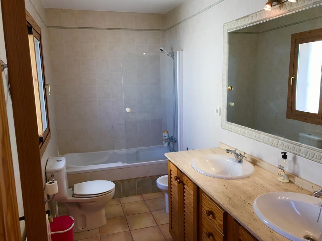 Nuestra Señora de Jesus Guesthouse Cap Martinet 35 מראה חיצוני תמונה